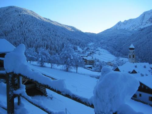 Nova Levante coperto di neve